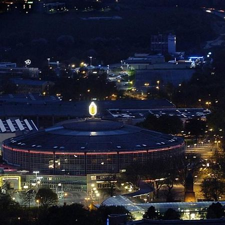 Schoene Grosse Wohnung 2 Schlafzimmer Bis 6 Pax Naehe Stadion Signal Iduna 多特蒙德 外观 照片