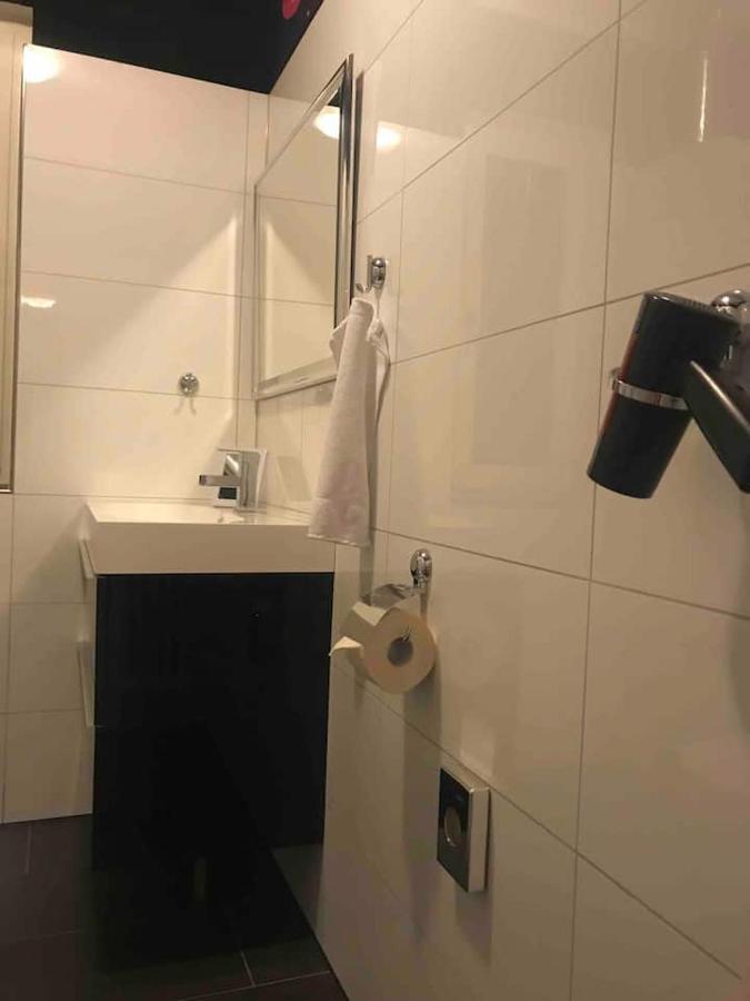 Schoene Grosse Wohnung 2 Schlafzimmer Bis 6 Pax Naehe Stadion Signal Iduna 多特蒙德 外观 照片