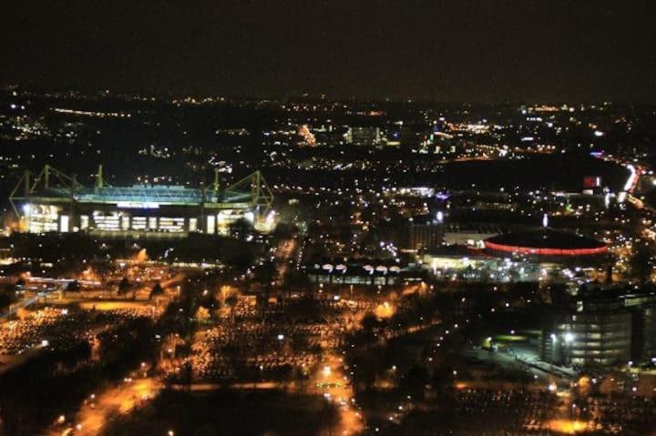 Schoene Grosse Wohnung 2 Schlafzimmer Bis 6 Pax Naehe Stadion Signal Iduna 多特蒙德 外观 照片