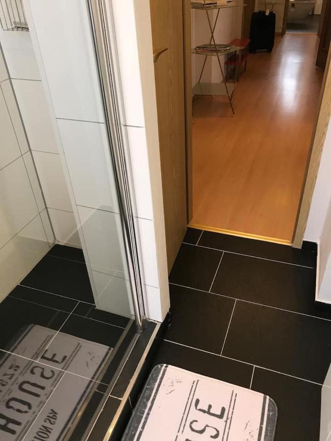Schoene Grosse Wohnung 2 Schlafzimmer Bis 6 Pax Naehe Stadion Signal Iduna 多特蒙德 外观 照片